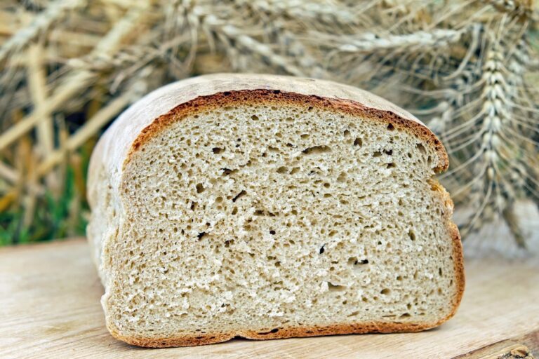Brot bei Reizdarm – frisch gebackenes Sauerteigbrot